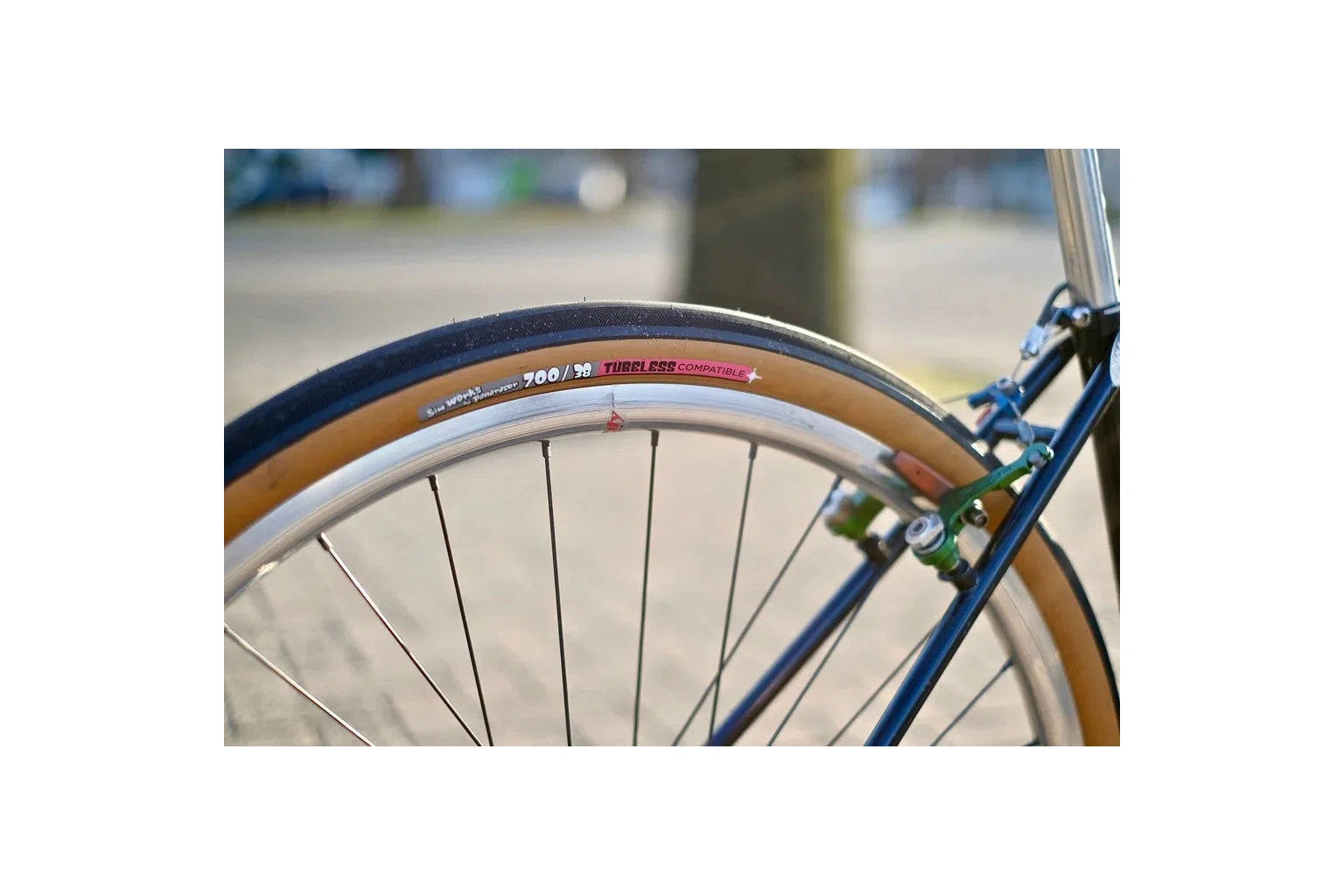 SimWorks Volummy Tyre by Panaracer